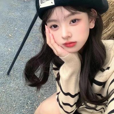 我靠摆摊娶富婆